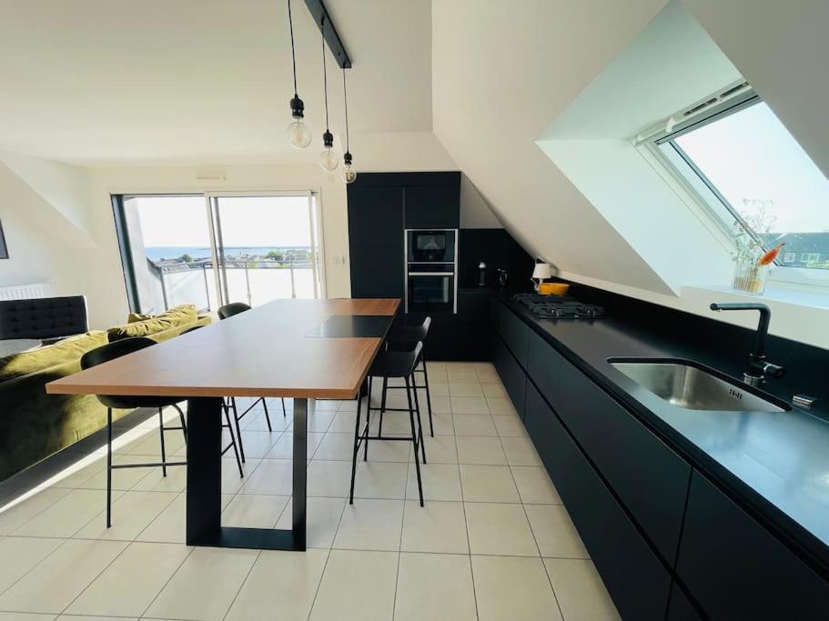 Appartement Lumineux Et Spacieux, Terrasse Et Parking Prive Конкарно Екстериор снимка