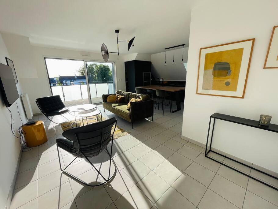 Appartement Lumineux Et Spacieux, Terrasse Et Parking Prive Конкарно Екстериор снимка