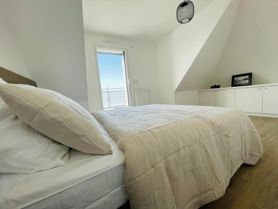 Appartement Lumineux Et Spacieux, Terrasse Et Parking Prive Конкарно Екстериор снимка